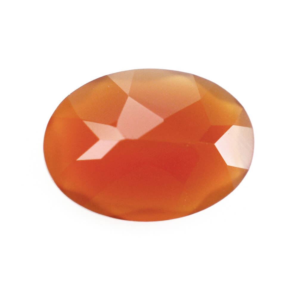 RED ONYX CUT OVAL 7X5MM 0.77 Cts.