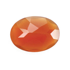 RED ONYX CUT OVAL 7X5MM 0.77 Cts.