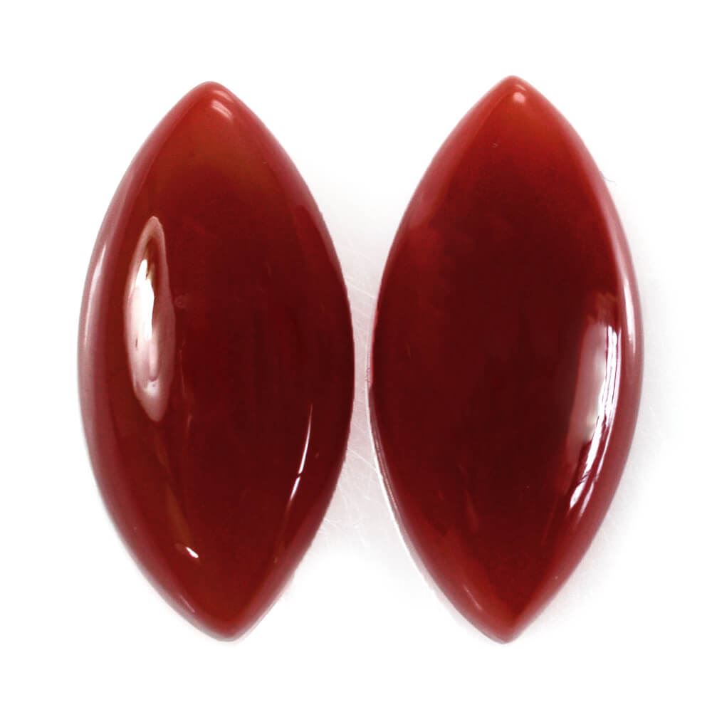 RED ONYX MARQUISE CAB 23X11MM 11.05 Cts.
