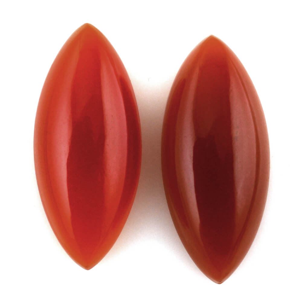 RED ONYX MARQUISE CAB 21X9MM 5.83 Cts.