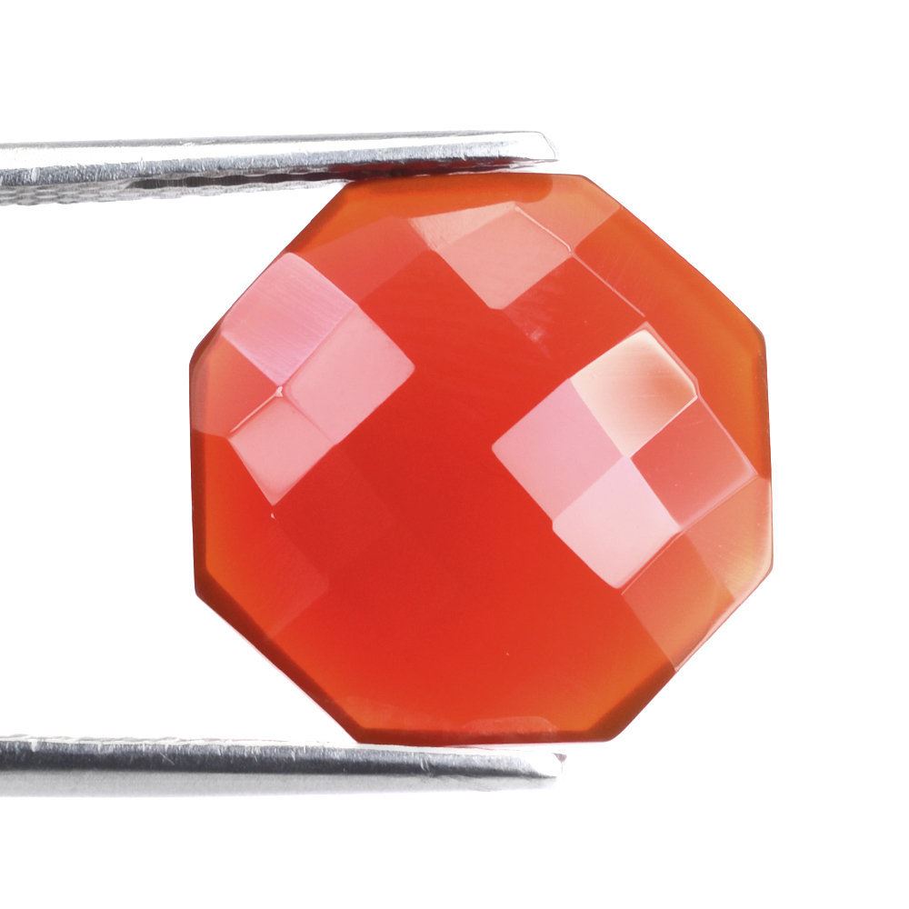 RED ONYX CHECKER OCTAGON CAB 15MM 6.36 Cts.