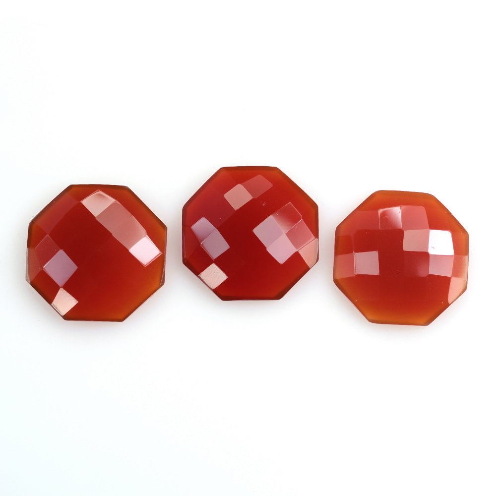 RED ONYX CHECKER OCTAGON CAB 15MM 6.36 Cts.