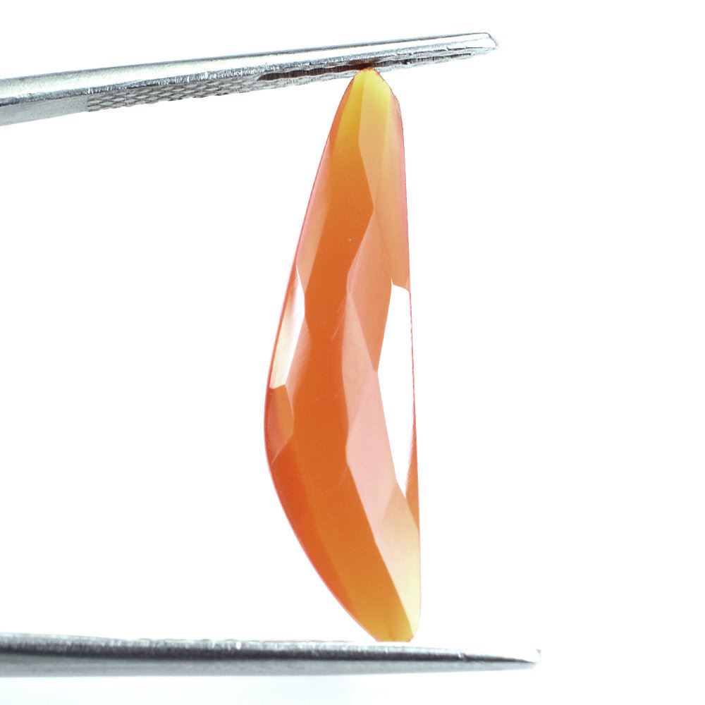 RED ONYX BRIOLETTE HALF PEAR 27X7MM 3.93 Cts.