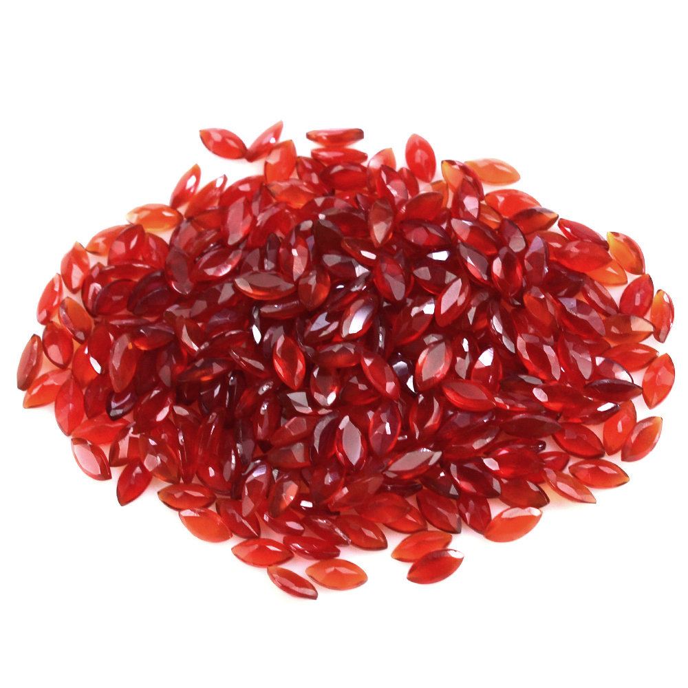 RED ONYX CUT MARQUISE 4X2MM 0.07 Cts.