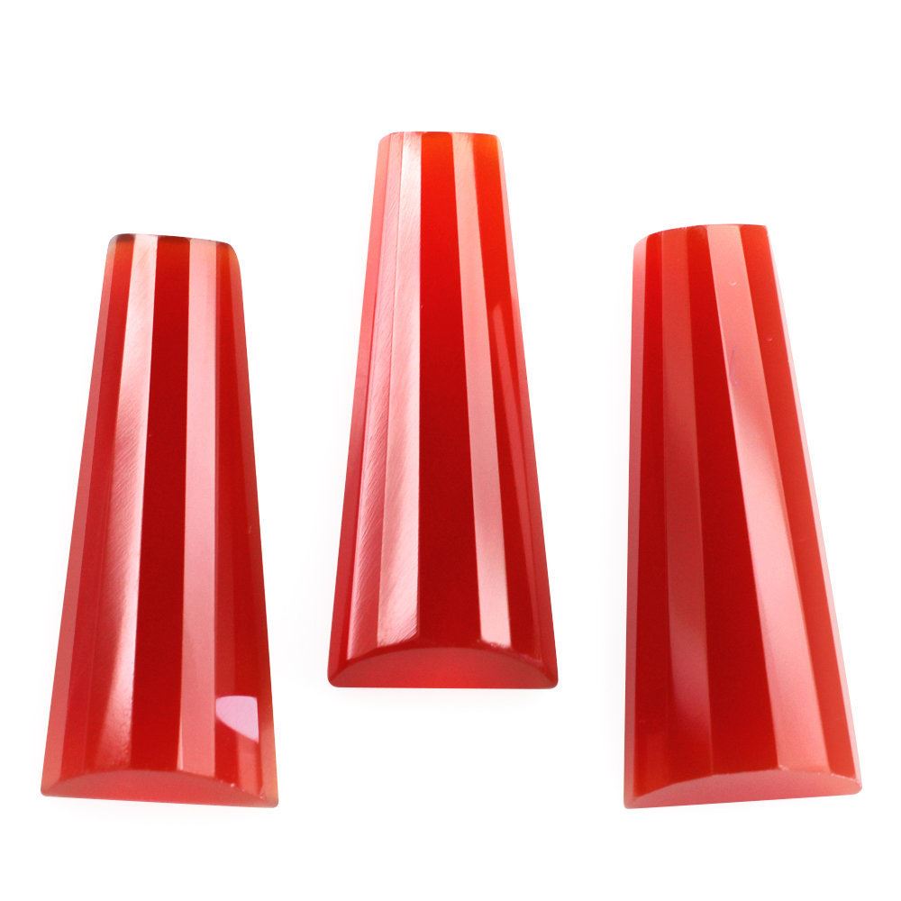 RED ONYX STEP CUT TAPERED CAB 20X8X4MM 4.81 Cts.