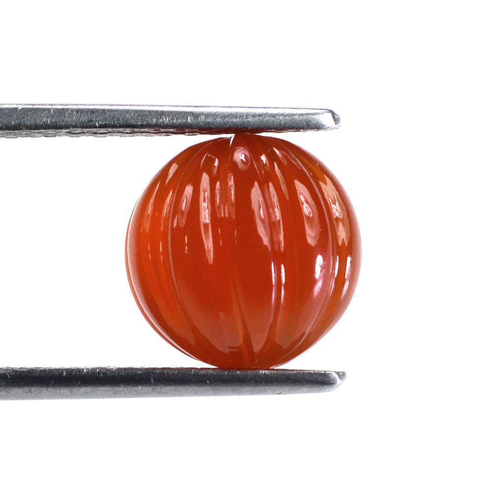 RED ONYX ROUND BALL WITH MELON CARVED (DES#70) (HALF DRILL) 10MM 6.30 Cts.