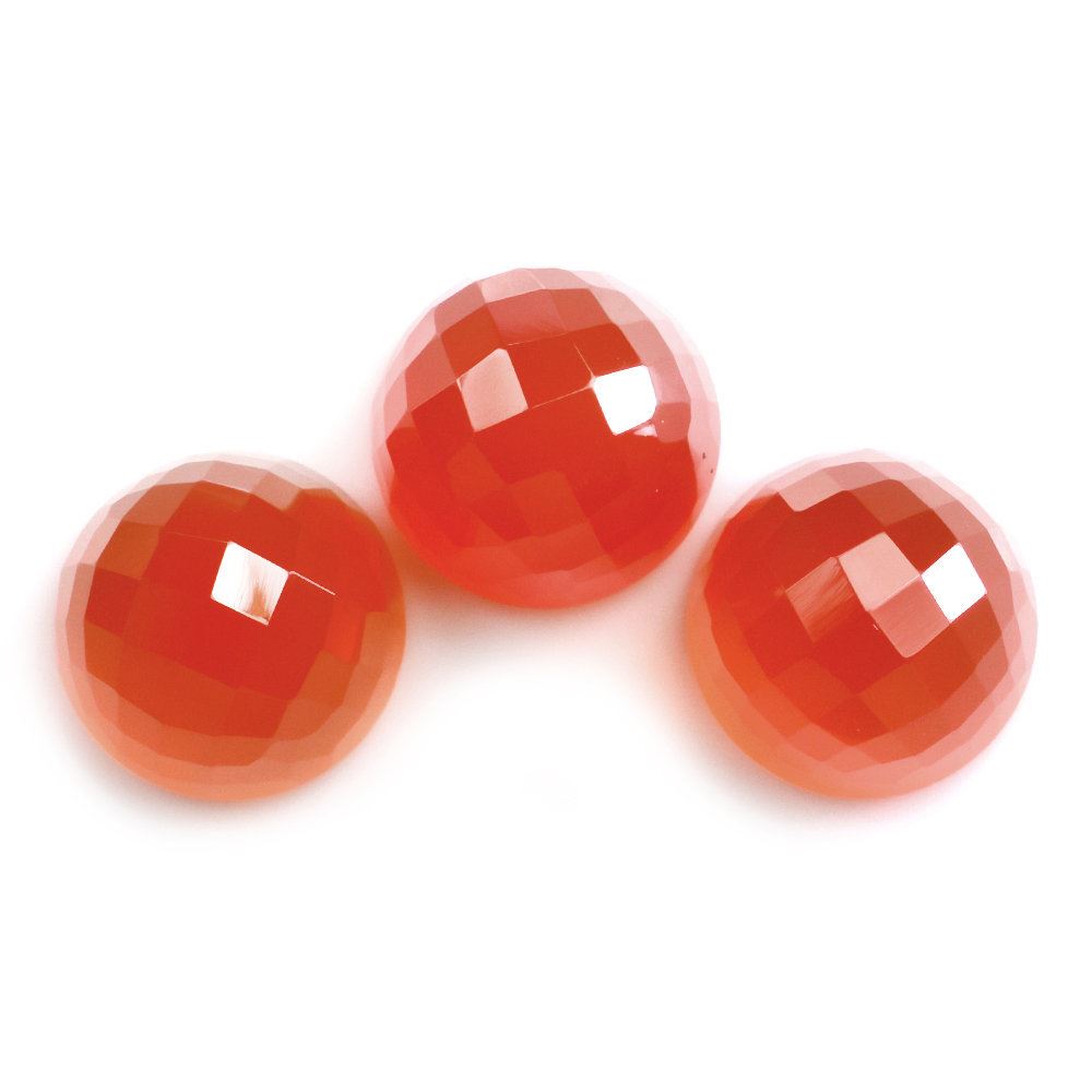 RED ONYX CHECKER CUT BULLET CAB (LIGHT) 10MM 5.65 Cts.