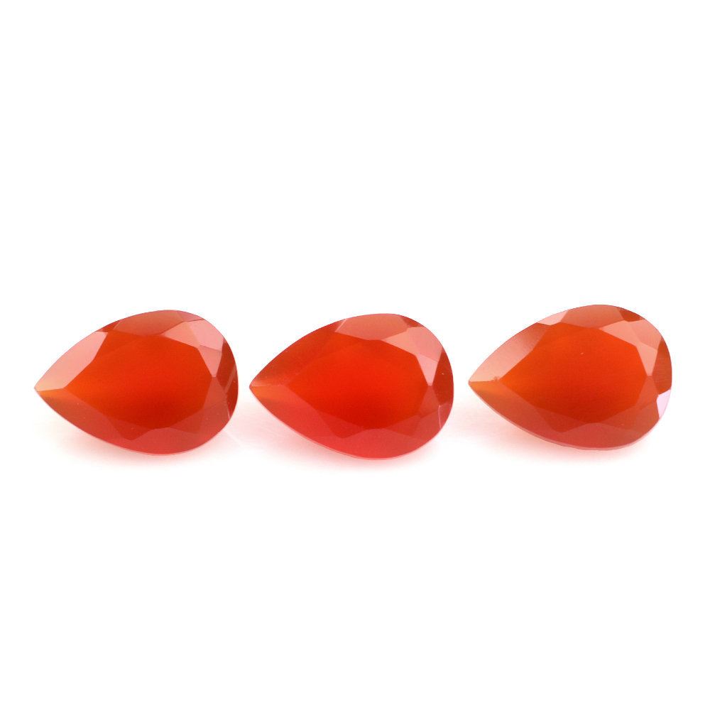 RED ONYX CUT PEAR 7X5MM 0.47 Cts.
