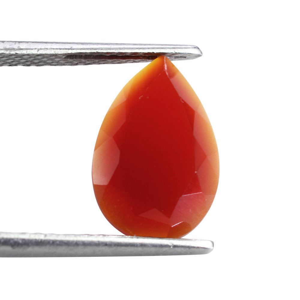 RED ONYX PEAR CAB 15X10MM 3.85 Cts.