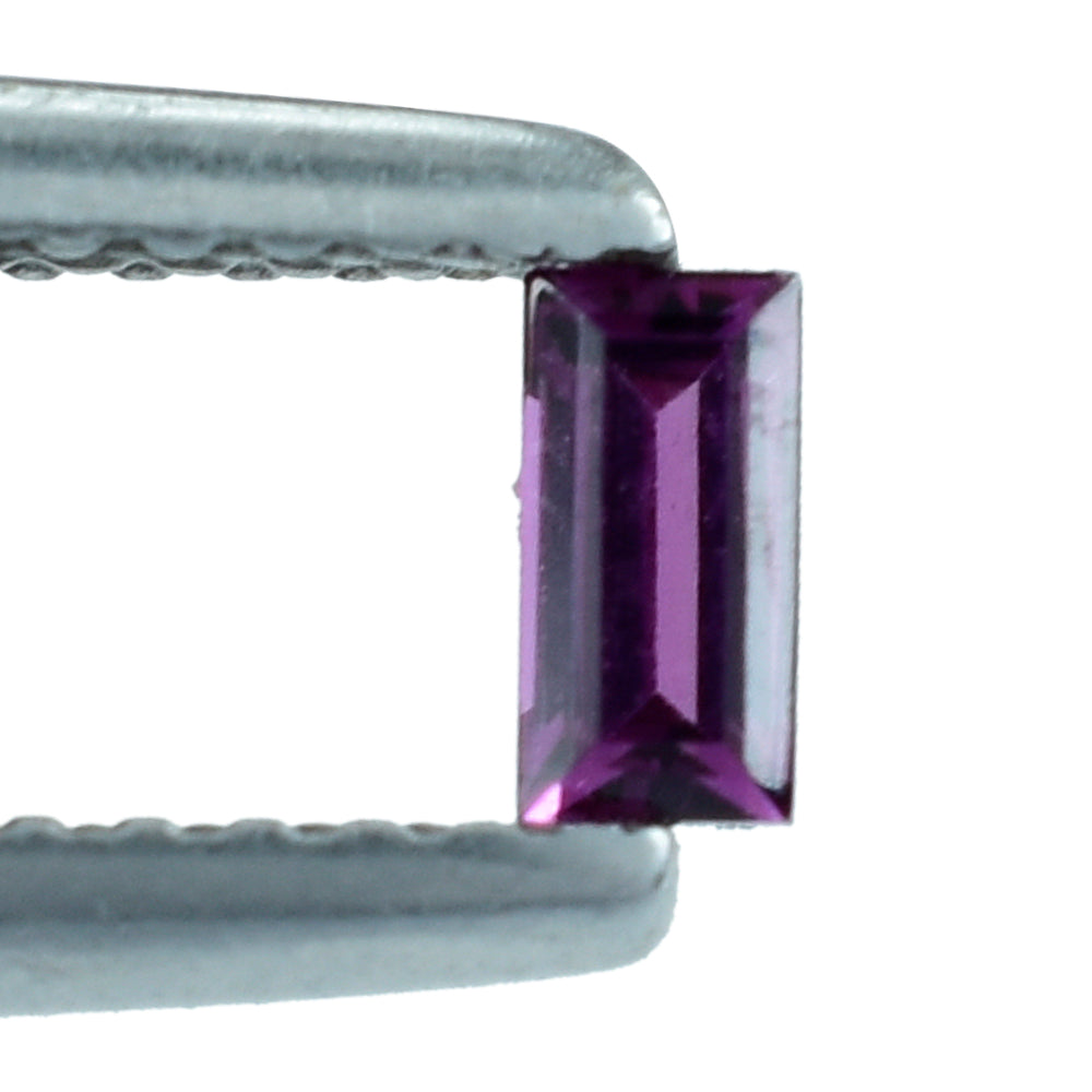 RHODOLITE CUT BAGUETTE 4X2MM 0.2 Cts.