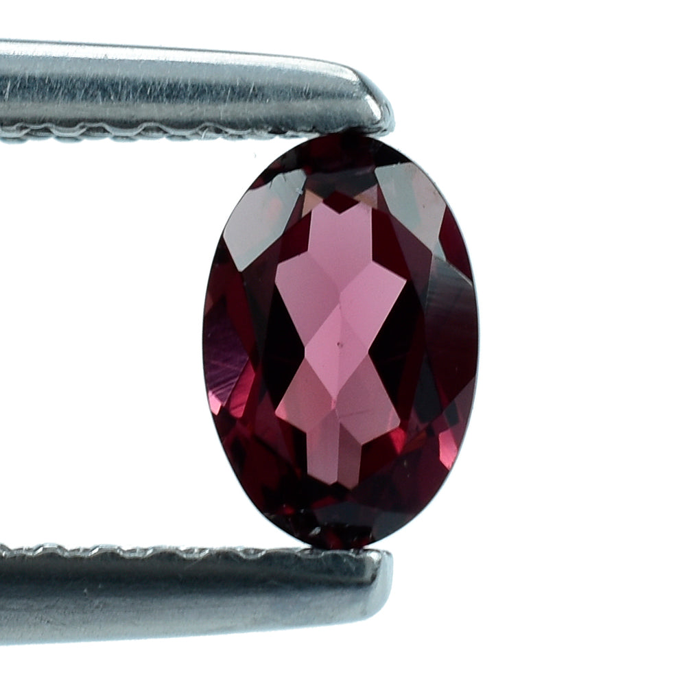 RHODOLITE (PINK) CUT OVAL 6X4MM 0.6 Cts.