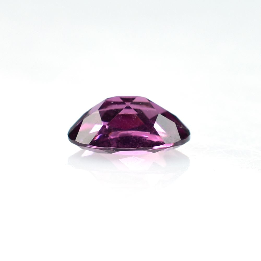 RHODOLITE CUT OVAL REDISH PURPLE) (CLEAN) 7.00X5.00 MM 1.01 Cts.
