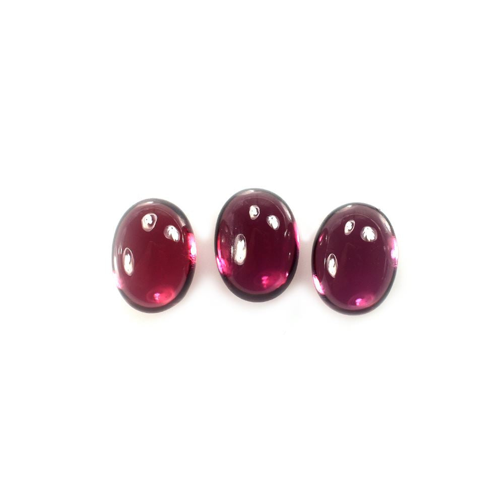 RHODOLITE PLAIN OVAL CAB (PURPLE LIGHT)(CLEAN) 8.00X6.00 MM 1.87 Cts.