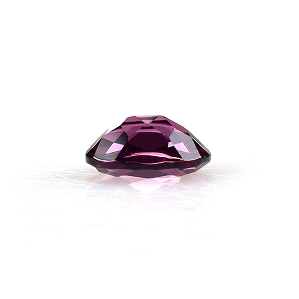 RHODOLITE CUT OVAL (REDDISH PURPLE MEDIUM)(CLEAN) 8.00X6.00 MM 1.50 Cts.