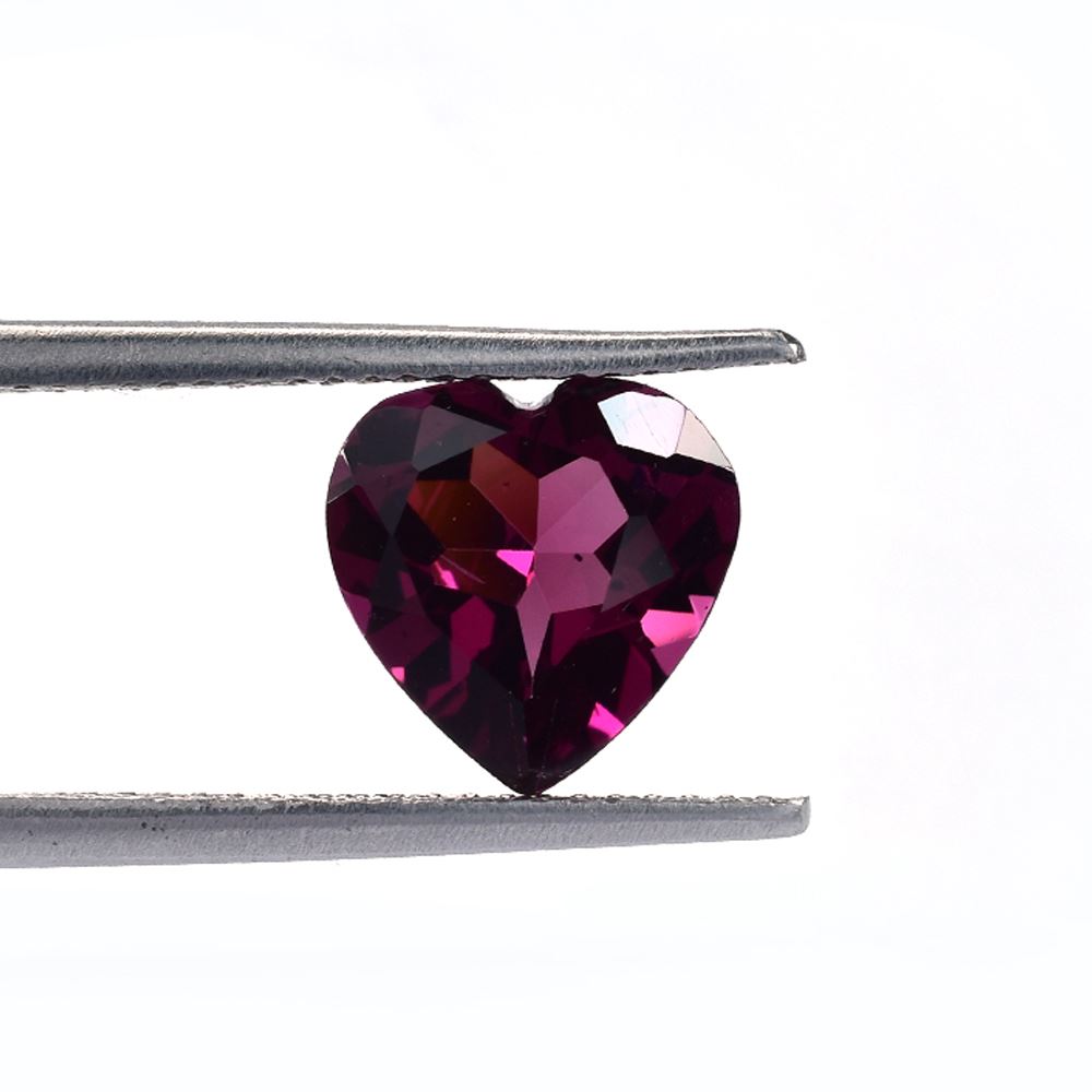 RHODOLITE CUT HEART (REDDISH PURPLE MEDIUM)(CLEAN) 8.50X8.50 MM 3.07 Cts.