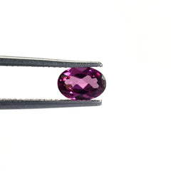 RHODOLITE CUT OVAL (REDDISH PURPLE MEDIUM)(CLEAN) 7.00X5.00 MM 0.96 Cts.