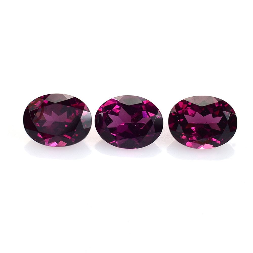 RHODOLITE CUT OVAL (REDDISH PURPLE MEDIUM)(SI) 9.00X7.00 MM 2.23 Cts.