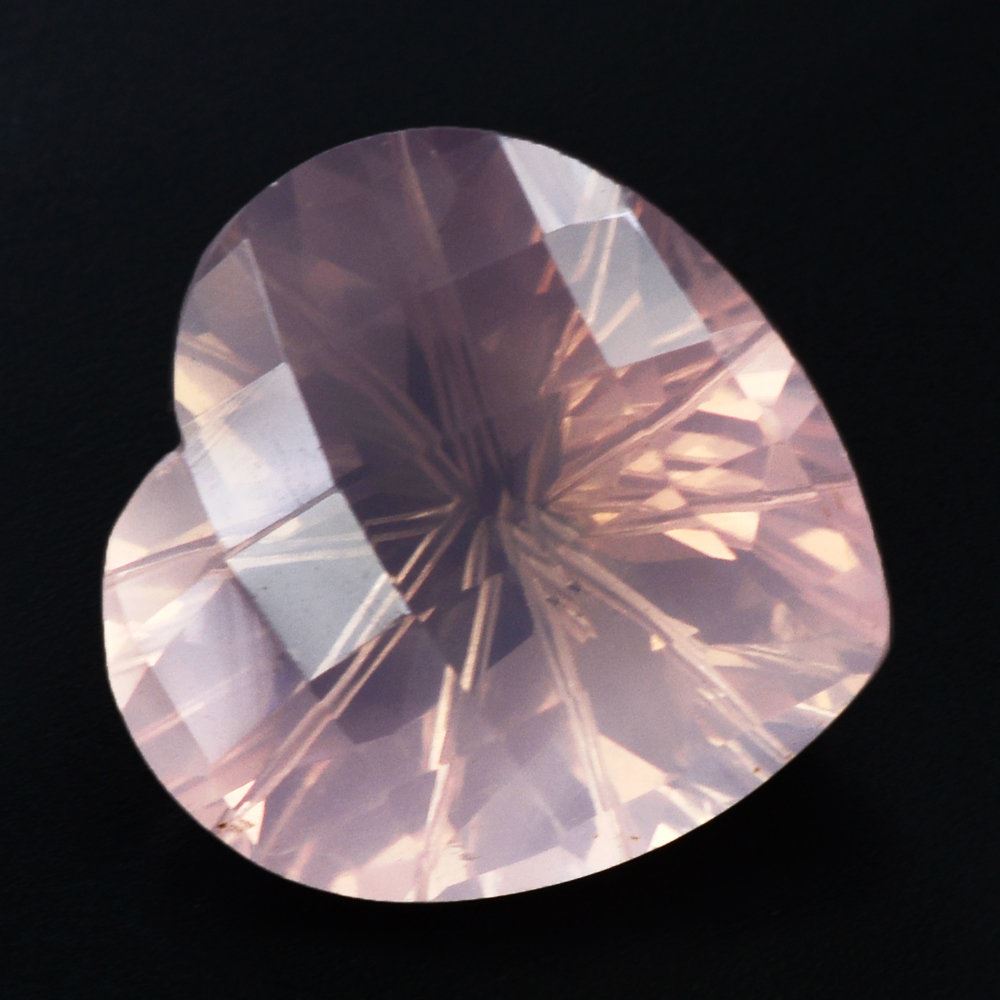 ROSE QUARTZ CHECKER CUT ON TOP BACK LAZER CUT HEART 15MM 10.35 Cts.