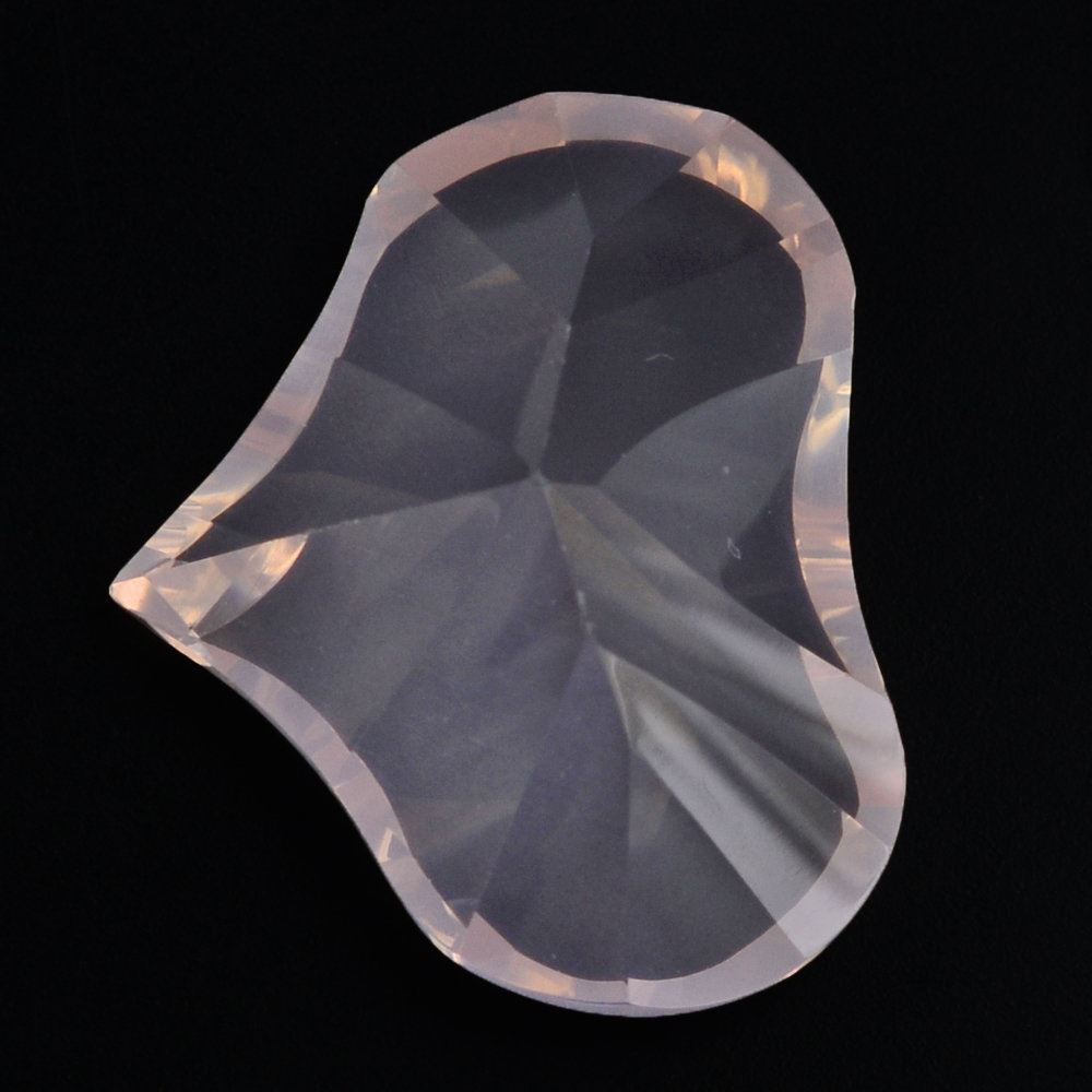 ROSE QUARTZ SPADE (DES#96) 20X16MM 15.26 Cts.