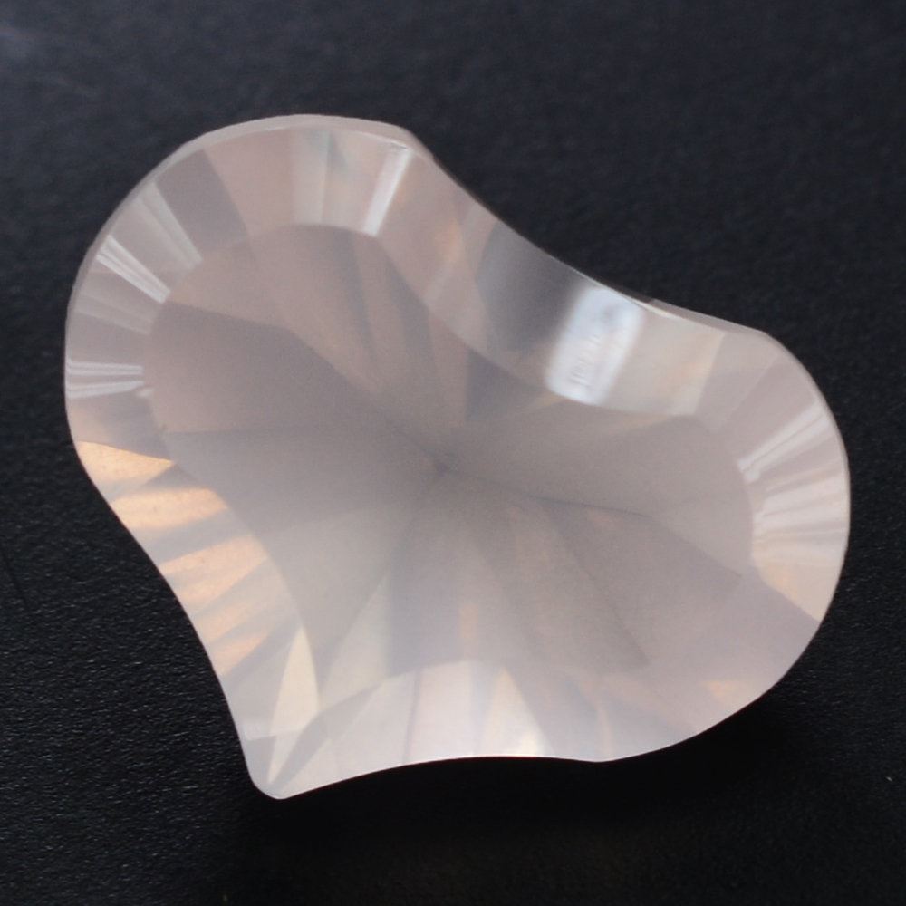 ROSE QUARTZ SPADE (DES#96) 14X11MM 5.45 Cts.