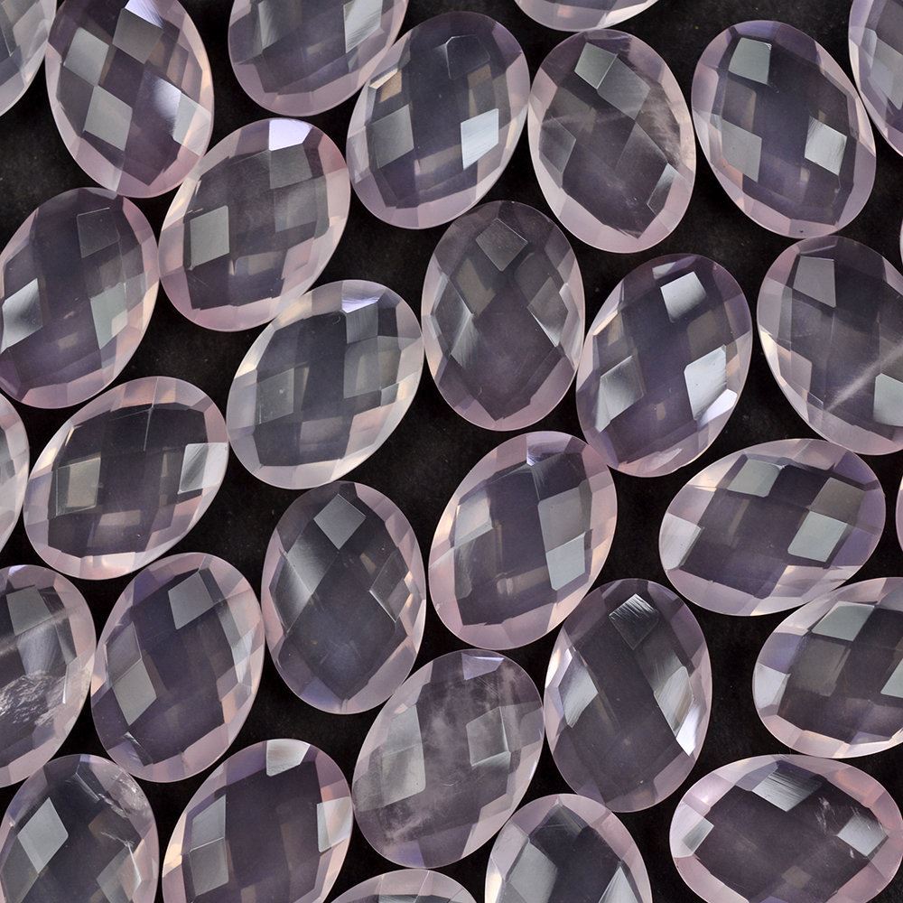 ROSE QUARTZ BRIOLETTE OVAL (SEMI MILKY) (NICE SI) 14X10MM 4.04 Cts.