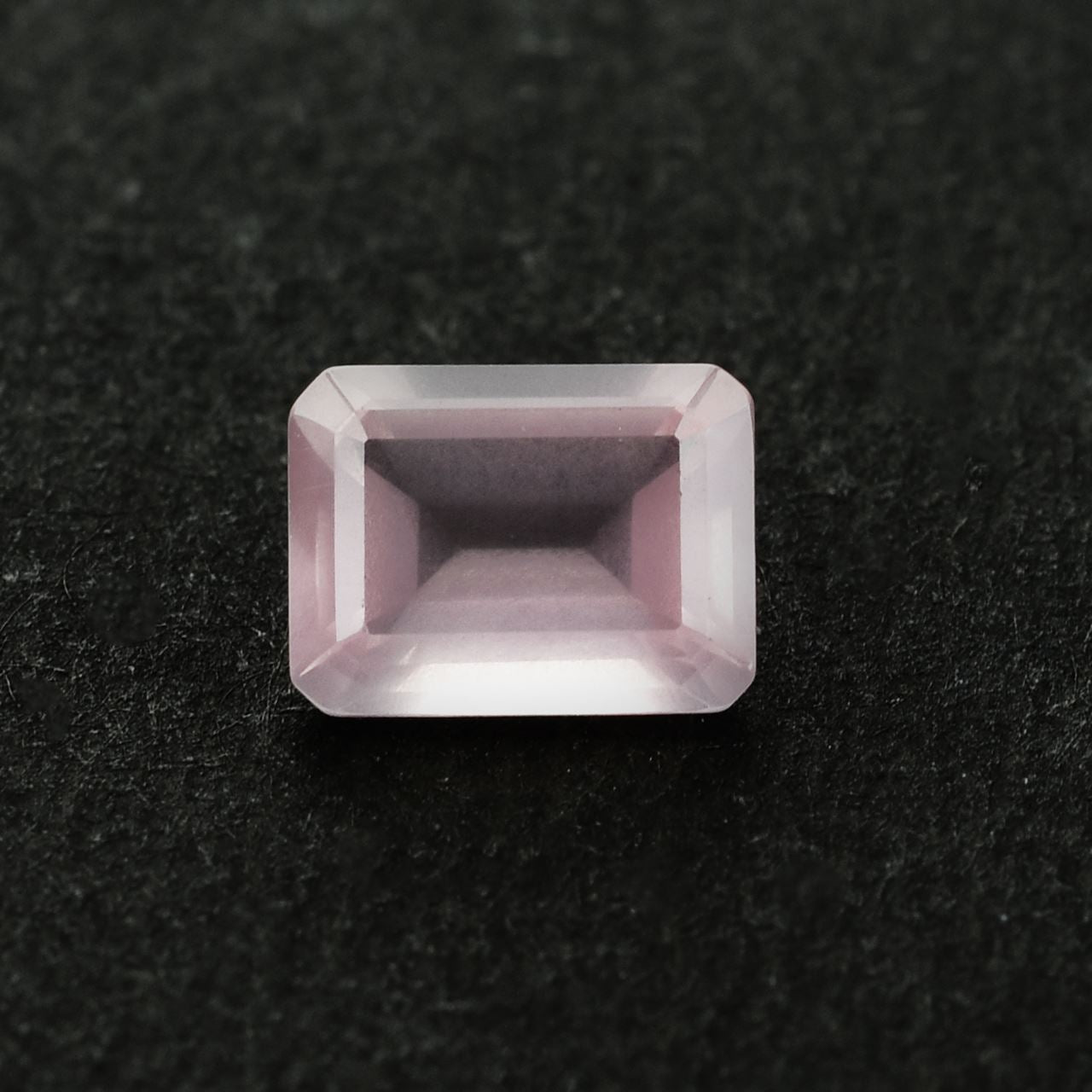 ROSE QUARTZ STEP CUT OCTAGON (SEMI MILKY)(SUPER SUPER EXTRA)(SI) 8.00X6.00 MM 1.36 Cts.