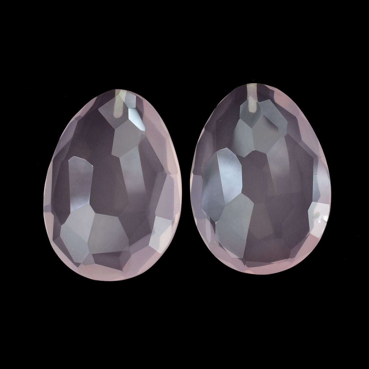 ROSE QUARTZ IRREGULAR FACETED BRIOLETTE PEARISH (H/D-0.90MM)(SUPER )(SI) 25.00X18.00 MM 19.95 Cts.