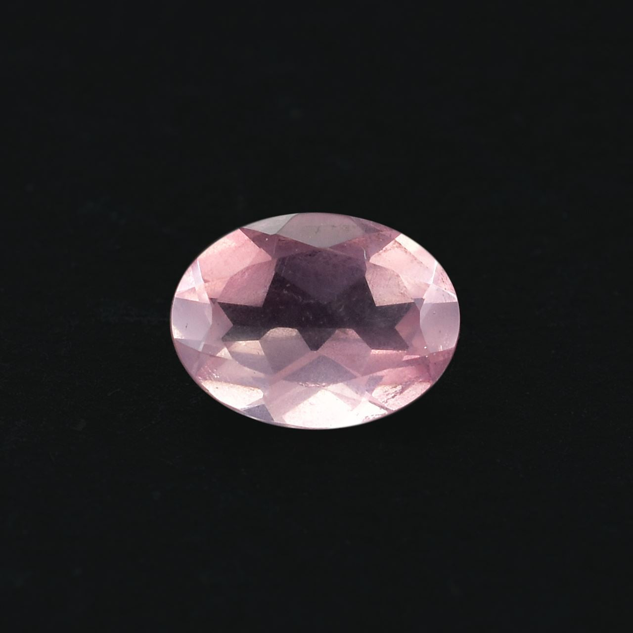 ROSE QUARTZ CUT OVAL (SUPER SUPER EXTRA)(SI)(SEMI MILKY) 8.00X6.00 MM 1.08 Cts.