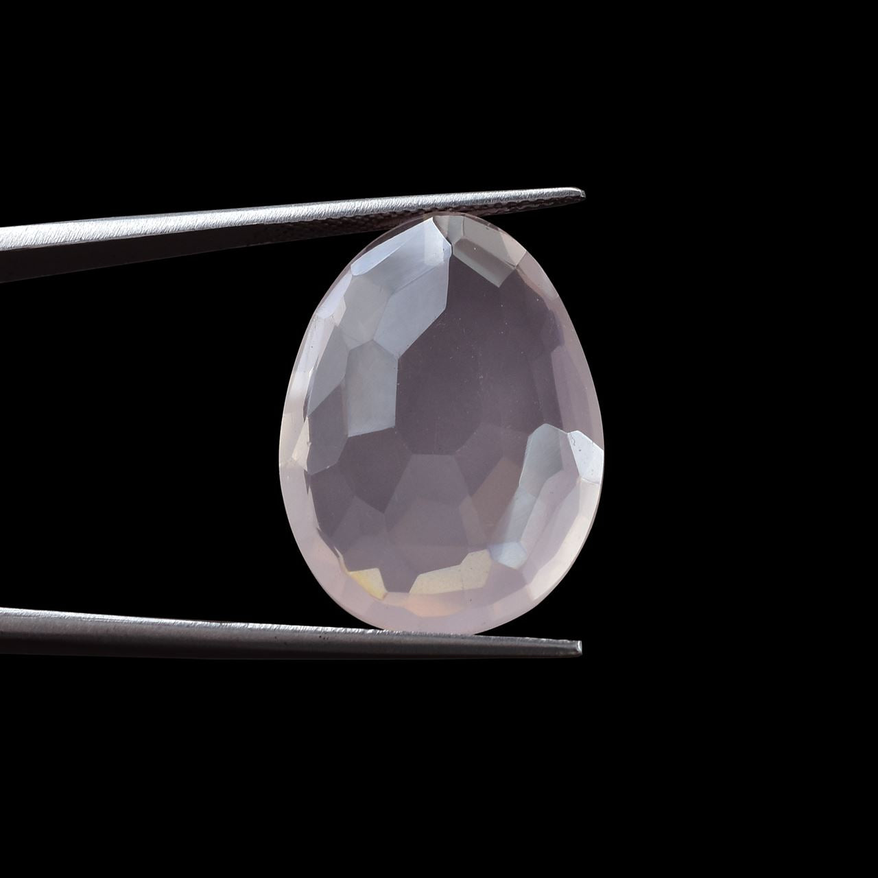 ROSE QUARTZ IRREGULAR FACETED BRIOLETTE PEARISH (H/D-0.90MM)(SUPER )(SI) 25.00X18.00 MM 21.55 Cts.