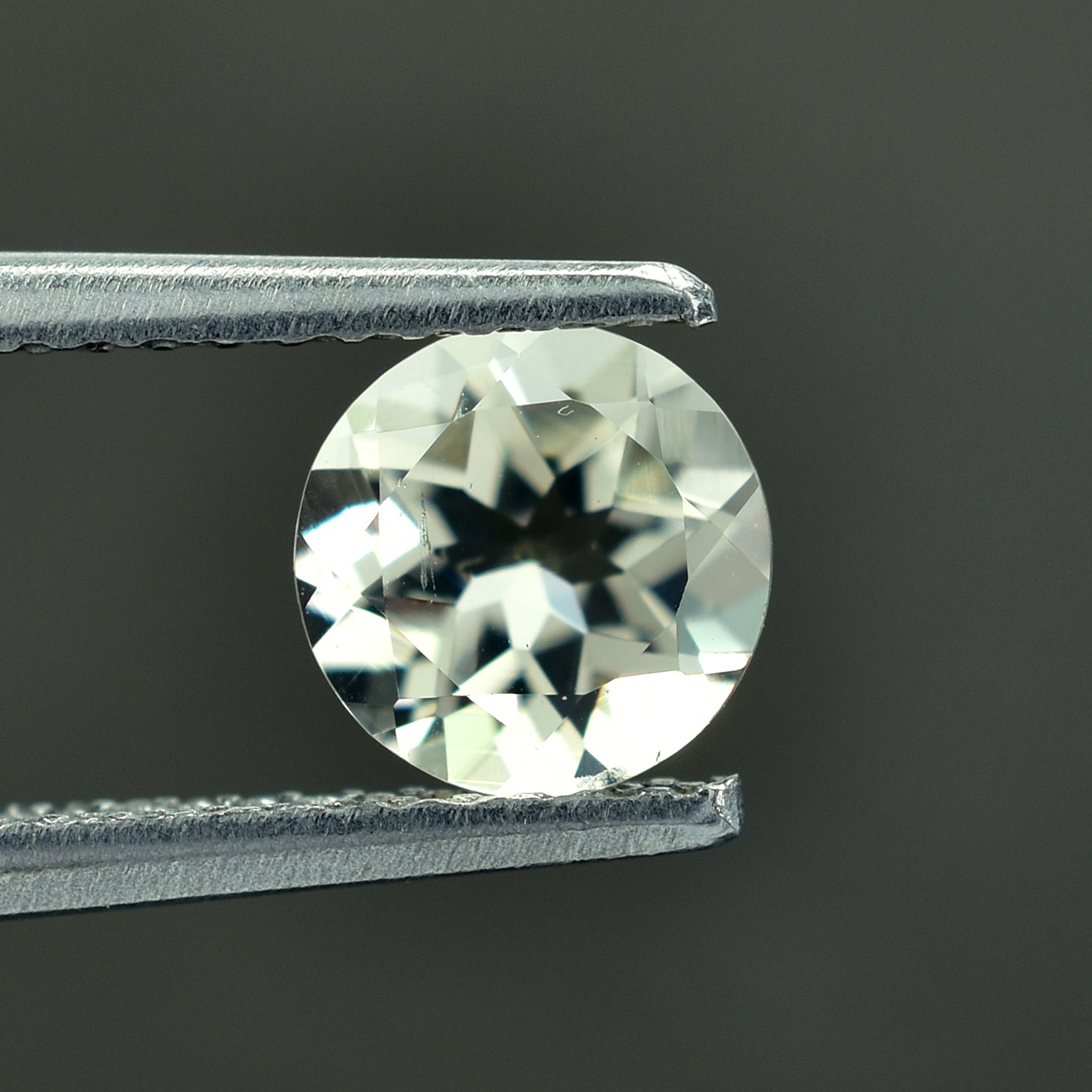 SAVANNAH SUNSTONE CUT ROUND 6X6 MM 0.70 CTS