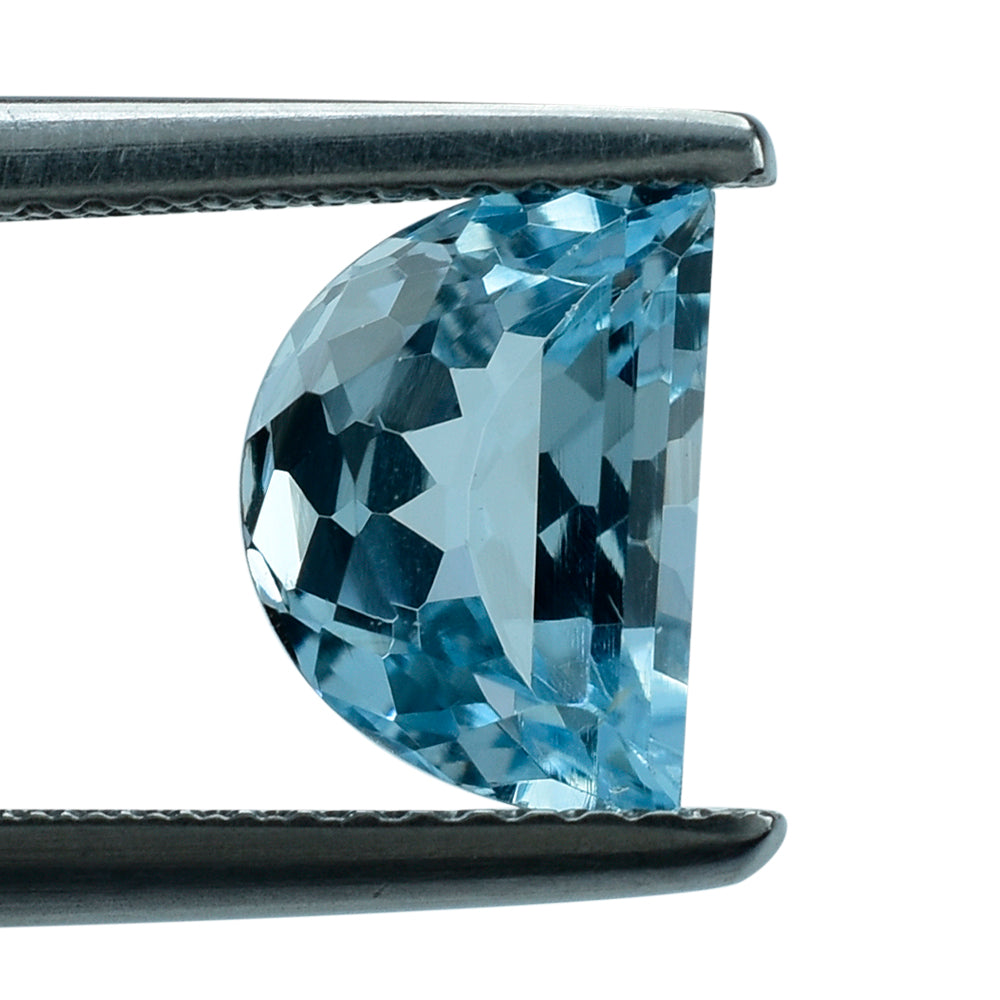 SKY BLUE TOPAZ HALF MOON CUT 9.50X6.50MM 2.25 Cts.