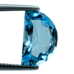 SKY BLUE TOPAZ HALF MOON CUT 14X8.50MM 7.40 Cts.