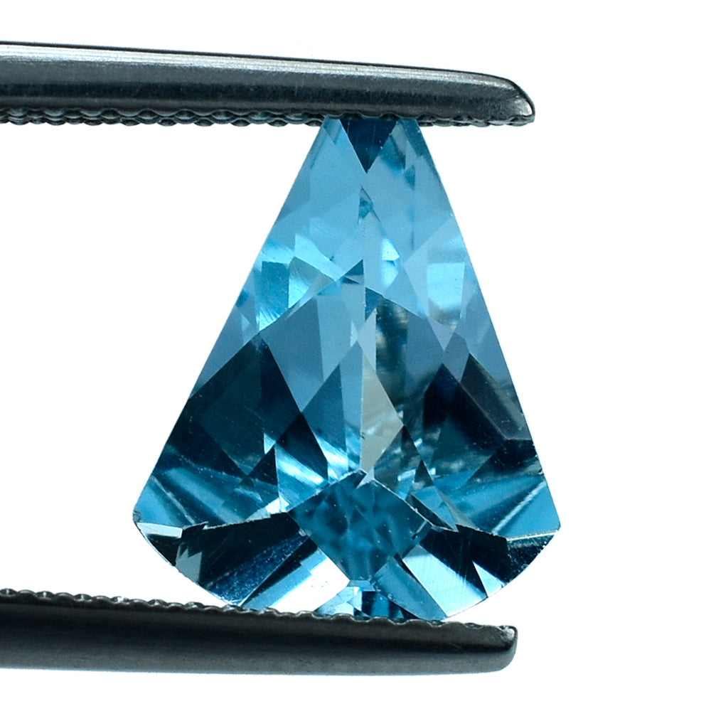 SKY BLUE TOPAZ CHECKER TOP PIE (DES#62) 12X10MM 4.03 Cts.