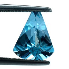 SKY BLUE TOPAZ CHECKER TOP PIE (DES#62) 12X10MM 4.03 Cts.