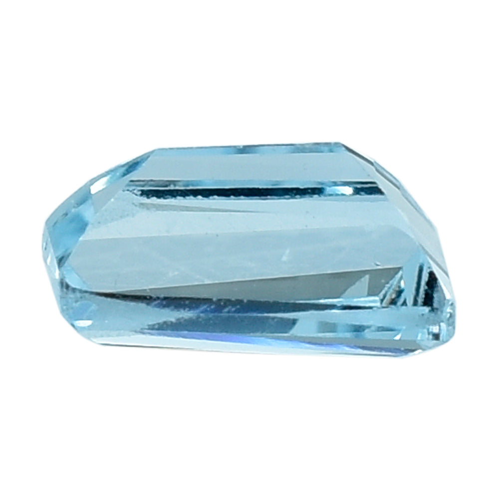 SKY BLUE TOPAZ CUT TAPERED 5X3X2.50MM 0.31 Cts.