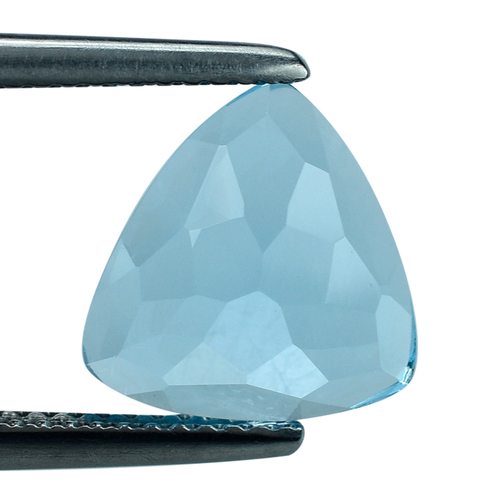 SKY BLUE TOPAZ IRREGULAR CUT TRILLION 11X10MM 4.10 Cts.
