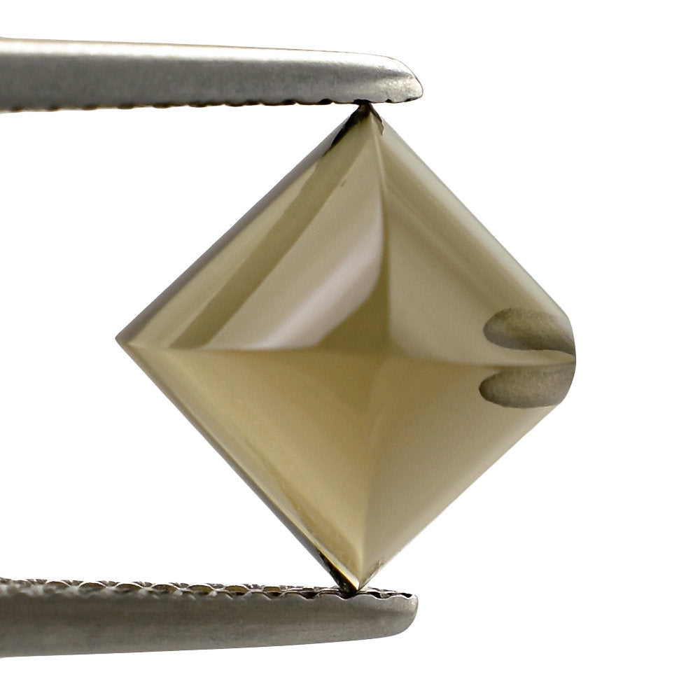 SMOKY QUARTZ PYRAMID SQUARE CAB (HALF DRILL) 8MM 3.27 Cts.