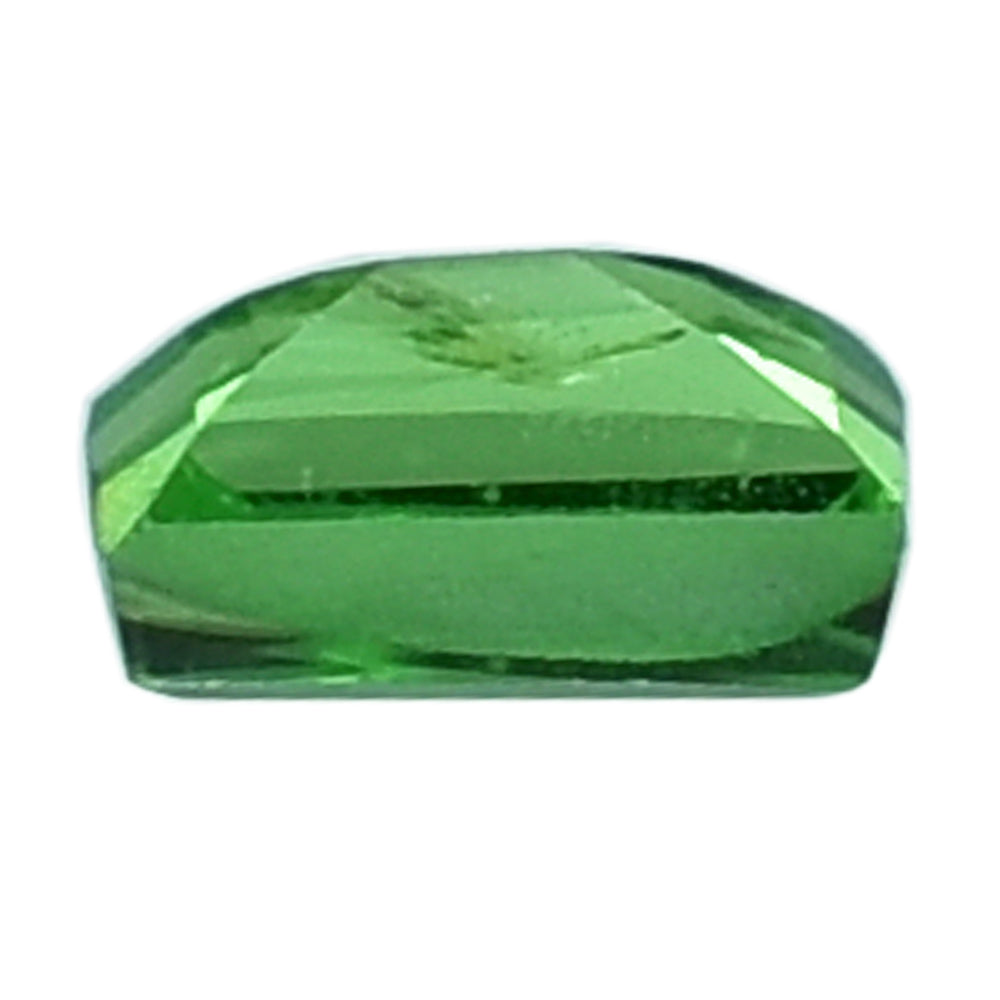 TSAVORITE (AA)(CLEAN) STEP CUT BUGUETTE 2.25X1.50 MM 0.01 Cts.