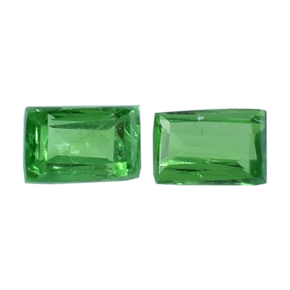 TSAVORITE (AA)(CLEAN) STEP CUT BUGUETTE 2.25X1.50 MM 0.01 Cts.