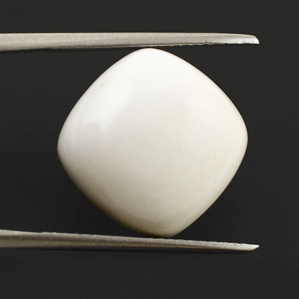 WHITE AGATE CUSHION CAB  14MM 11.96 Cts.