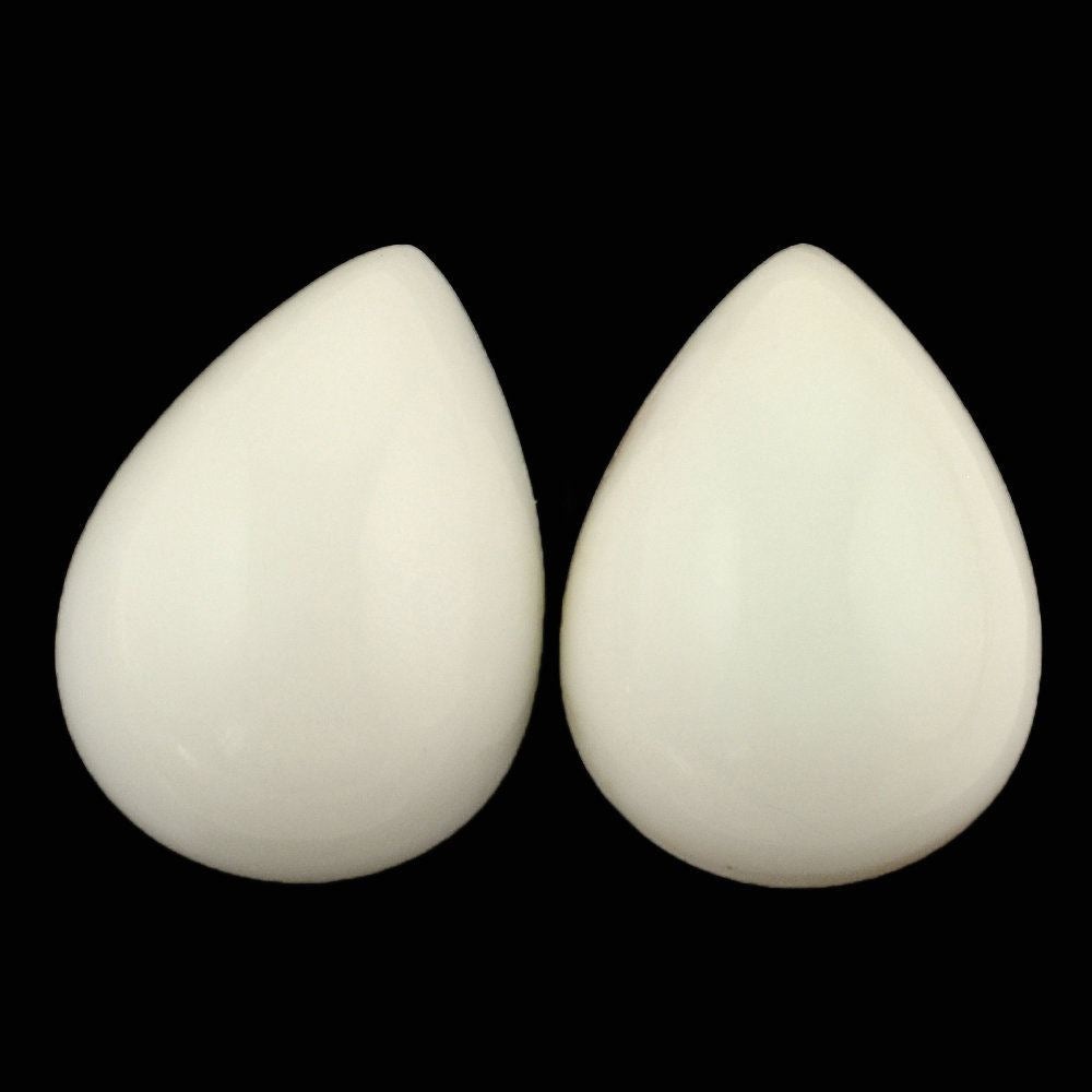WHITE AGATE (INDONESIAN) PEAR CAB (GREENISH WHITE) 22X16MM 14.53 Cts.
