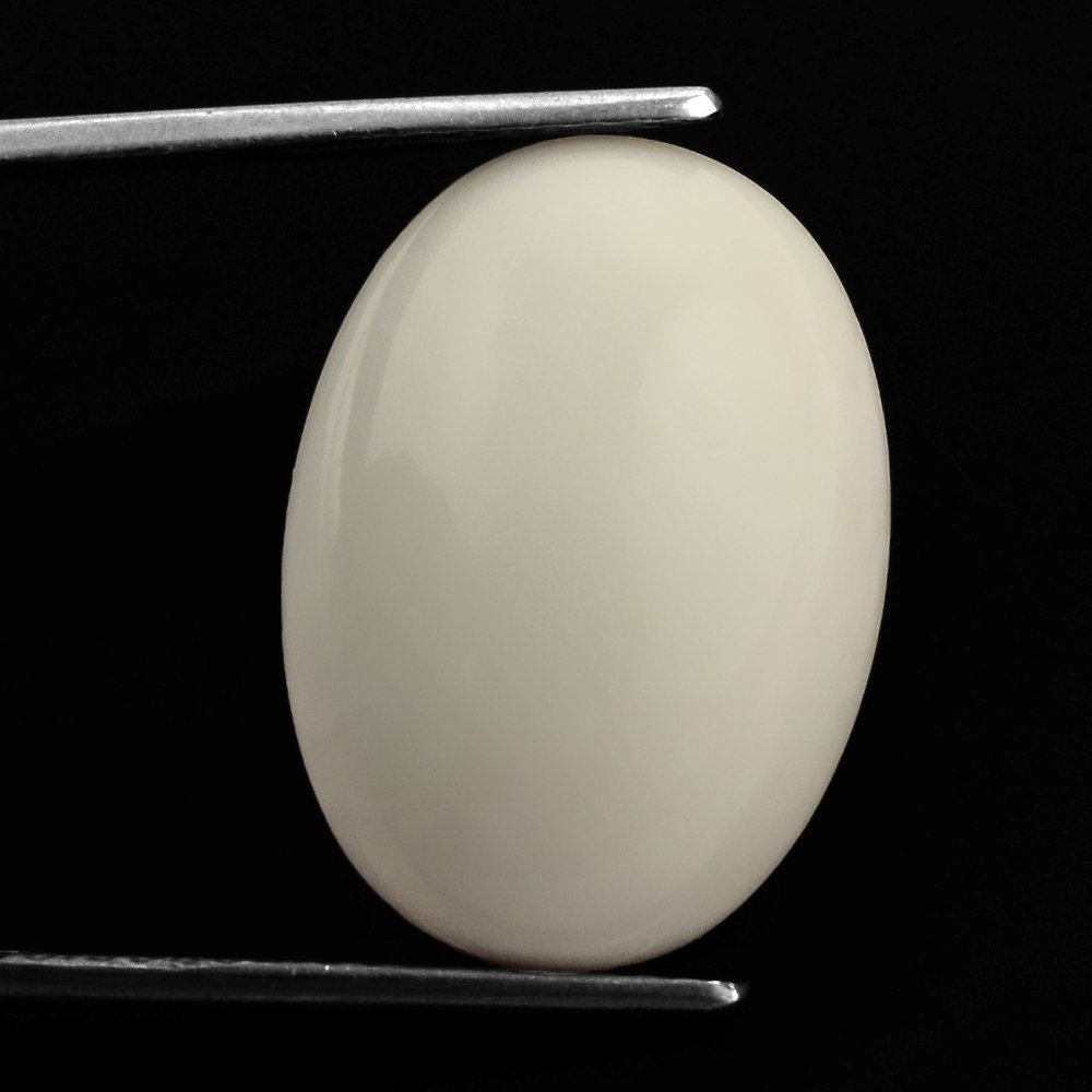 WHITE AGATE (INDONESIAN) OVAL CAB (GREENISH WHITE) 22X16MM 14.50 Cts.