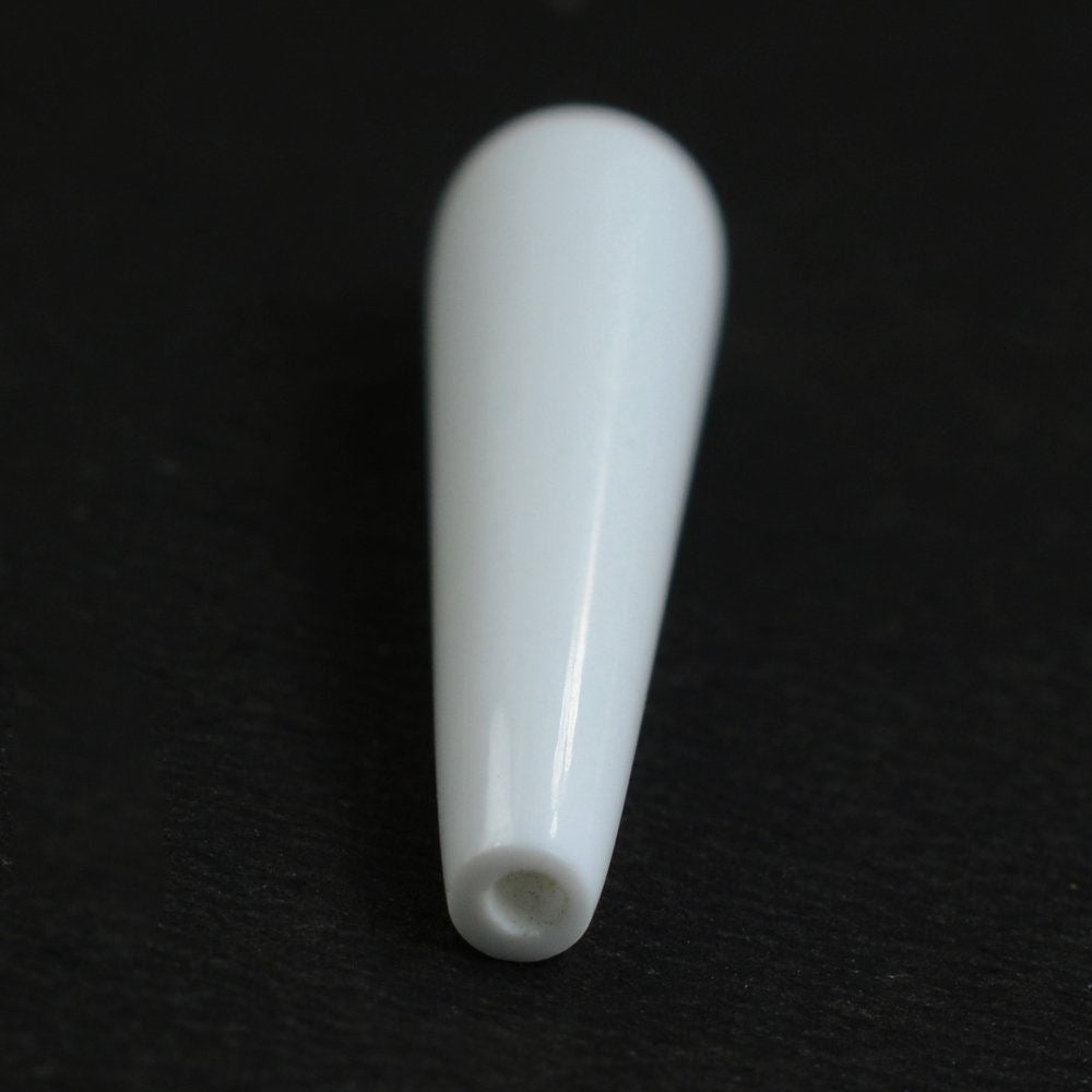 WHITE AGATE PLAIN DROPS (HALF DRILL) 26X6MM 6.56 Cts.