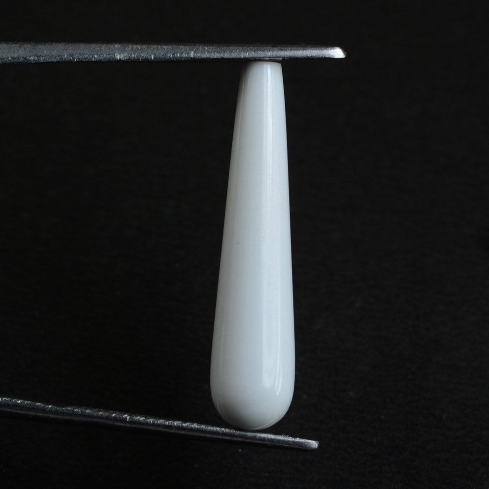 WHITE AGATE PLAIN DROPS (HALF DRILL) 26X6MM 6.56 Cts.