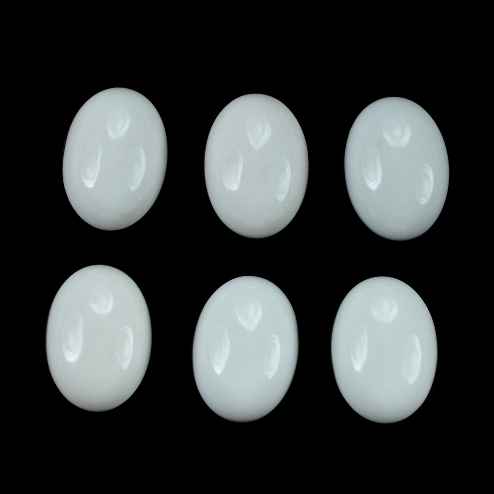 WHITE AGATE PLAIN OVAL CAB (KOGOLONG) 14X10MM 5.71 Cts.
