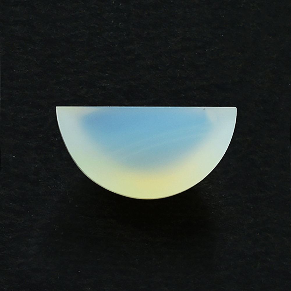 WHITE AGATE PLAIN HALF MOON 13X8MM 3.65 Cts.