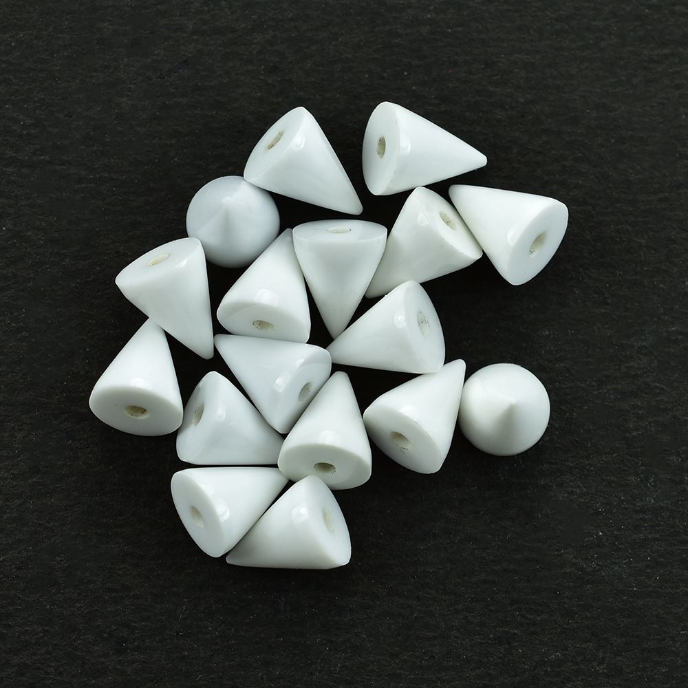 WHITE AGATE PLAIN CONE (CLEAN) 5.00X5.00 MM 0.70 CTS