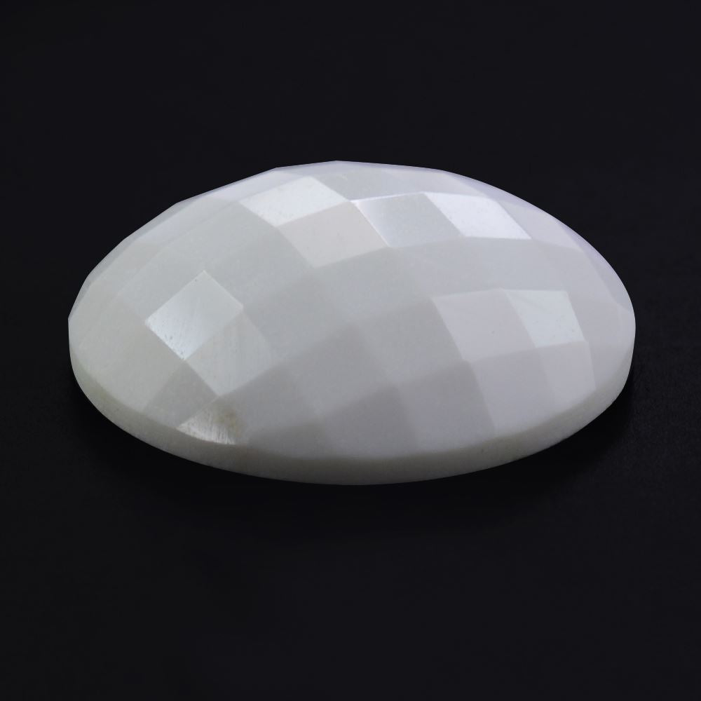 WHITE AGATE CHECKER ROUND CAB 20MM 15.65 Cts.