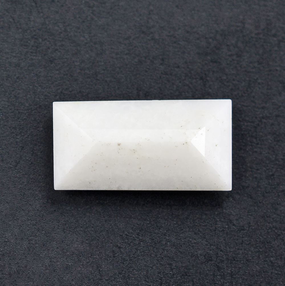 WHITE AGATE CUT BAGUETTE 12X6MM 2.37 Cts.