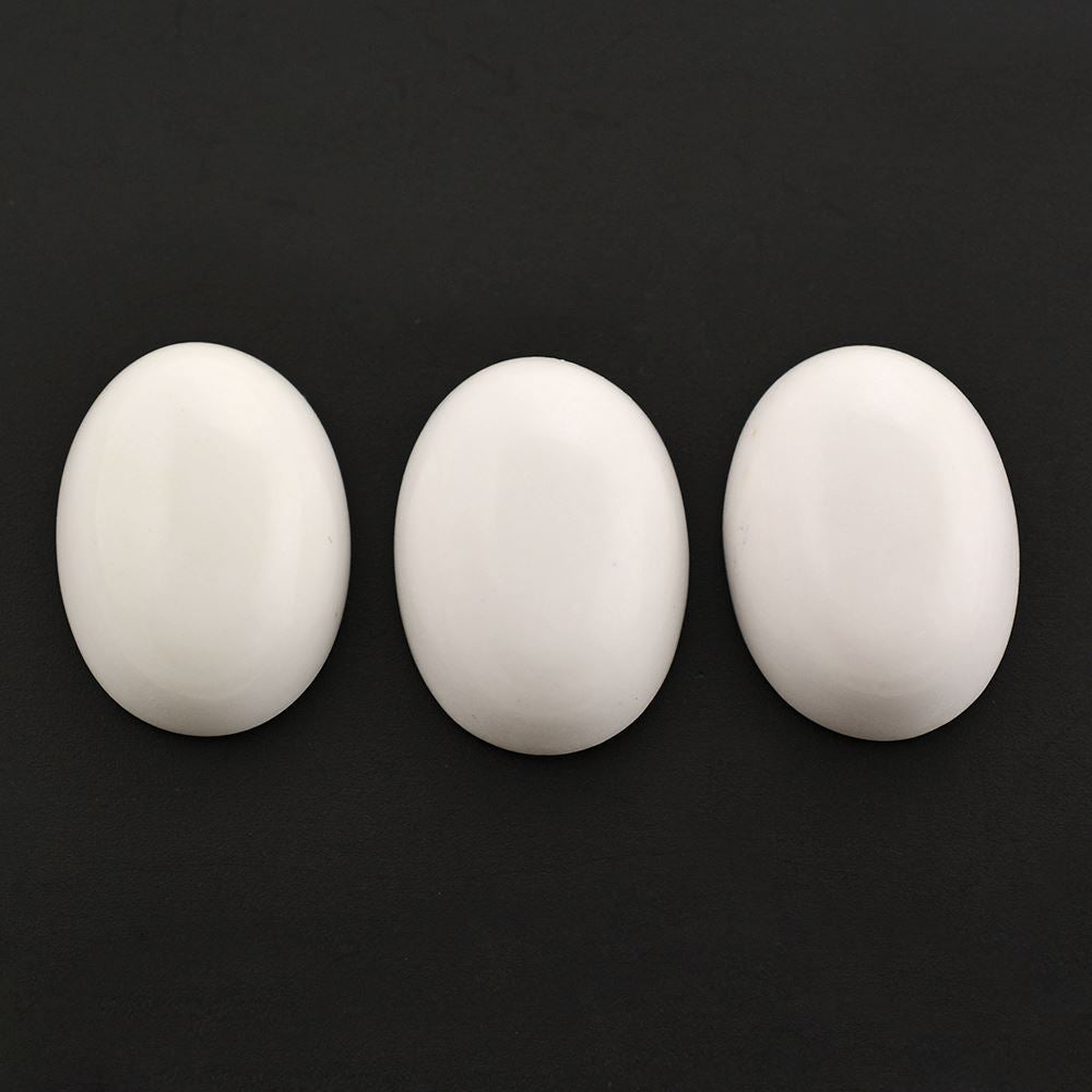 WHITE AGATE OVAL CAB 18X13MM 12.19 Cts.